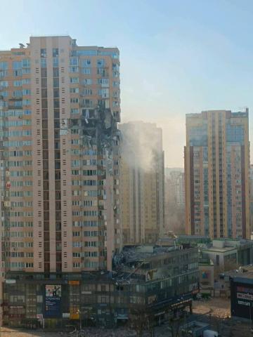 Residential building in Kyiv bombed by rocket