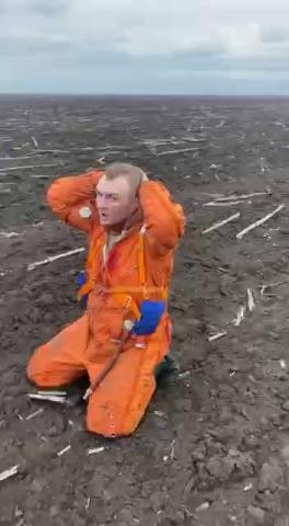 Near Nikolaev, Ukrainian air defense shot down a russian pilot who bombed the houses of civilians
