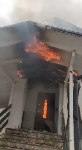 Putin's army destroys houses of civilians in Gostomel