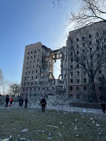 On March 29, at about 08:45 in Mykolayiv, as a result of shelling and hitting a nine-storey administrative building