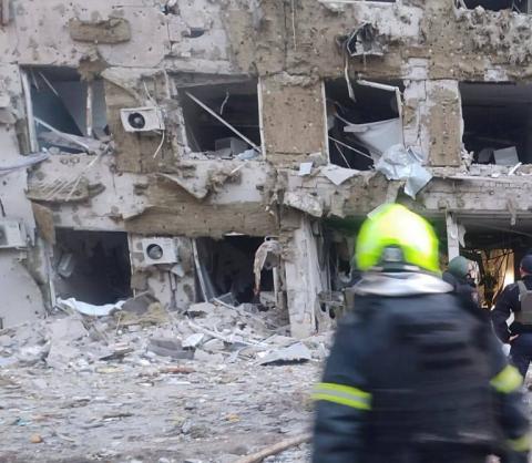 russian night attack on Odesa kills 7, injures 11