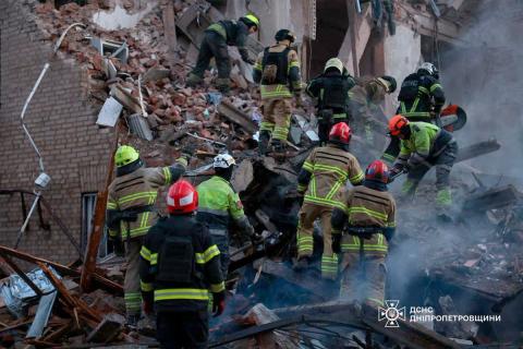 Russia Strikes Dnipro Overnight, Killing at Least 5 and Injuring Dozens