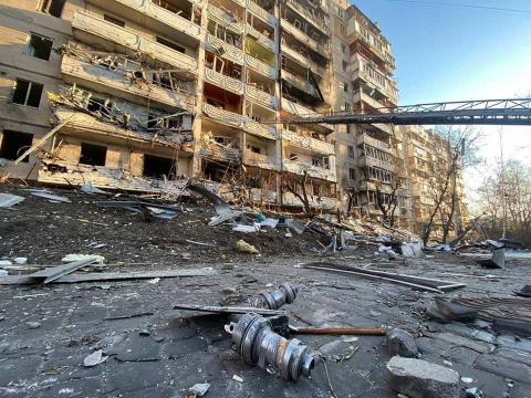 In the Svyatoshinsky district of Kyiv, residential multi-storey buildings came under shelling, there are victims