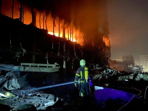 Rescuers eliminate a strong fire on the territory of one of the shopping centers in Podolsky district of Kyiv