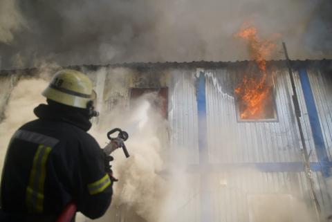 In Kyiv, rescuers are eliminating the consequences of enemy shelling in the Shevchenkivskyi district