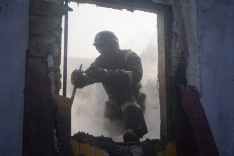 In Kyiv, rescuers are eliminating the consequences of enemy shelling in the Shevchenkivskyi district