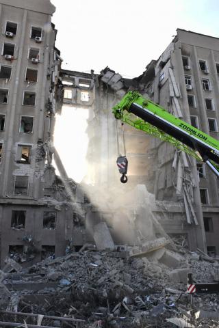 On March 29, at about 08:45 in Mykolayiv, as a result of shelling and hitting a nine-storey administrative building