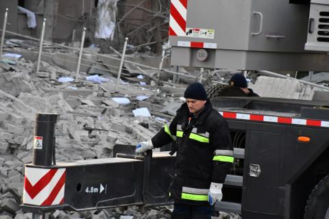 On March 29, at about 08:45 in Mykolayiv, as a result of shelling and hitting a nine-storey administrative building