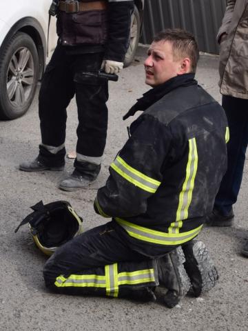 On March 29, at about 08:45 in Mykolayiv, as a result of shelling and hitting a nine-storey administrative building