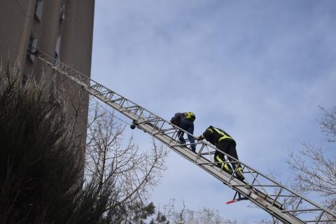 On March 29, at about 08:45 in Mykolayiv, as a result of shelling and hitting a nine-storey administrative building