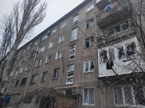 The Russians continue to "fight" with civilians in Donetsk