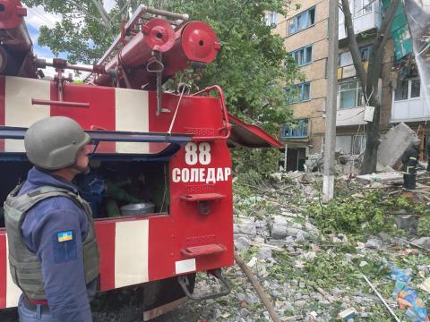 A five-storey residential building was hit by a rocket attack in Bakhmut on May 17