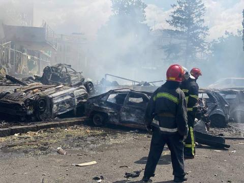 Rocket attack in Vinnytsia. Previously, 3 rushist rockets were aimed at a building with office premises