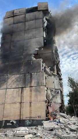 Consequences of a russian missile hitting the 9th floor in Kryvyi Rih.