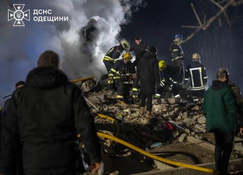 Odesa. The liquidation of the consequences of an enemy attack on a residential building is ongoing.