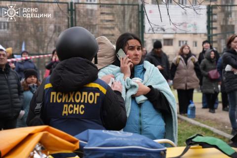 Odesa. The liquidation of the consequences of an enemy attack on a residential building is ongoing.