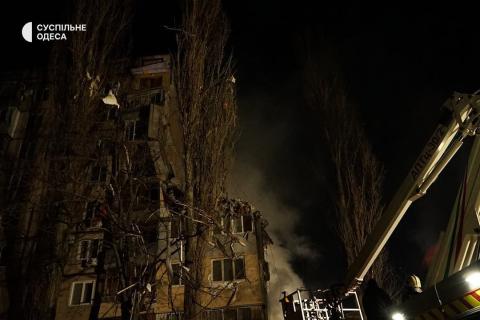 Odesa. The liquidation of the consequences of an enemy attack on a residential building is ongoing.