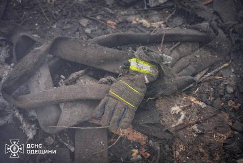 As a result of an enemy rocket attack on the city of Odesa, 17 people died, including one rescuer.