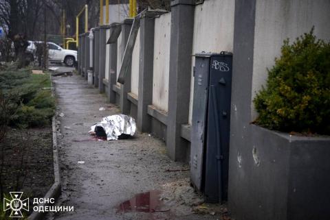 As a result of an enemy rocket attack on the city of Odesa, 17 people died, including one rescuer.
