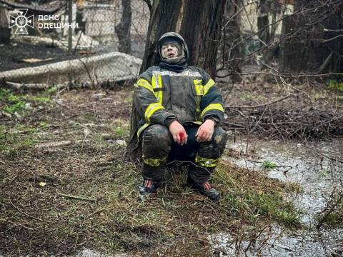 As a result of an enemy rocket attack on the city of Odesa, 17 people died, including one rescuer.