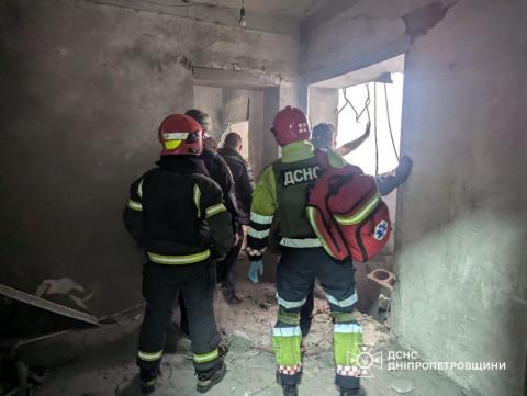 russian Missile Strike Hits Kryvyi Rih, Damaging Residential Building and Leaving Several Injured