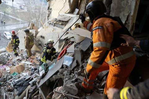 Deadly Strike in Sumy: Rescuers Retrieve Bodies, Dozens Evacuated