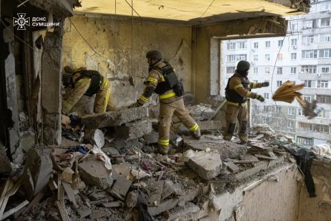 Deadly Strike in Sumy: Rescuers Retrieve Bodies, Dozens Evacuated