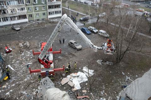 Deadly Strike in Sumy: Rescuers Retrieve Bodies, Dozens Evacuated