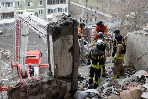 Deadly Strike in Sumy: Rescuers Retrieve Bodies, Dozens Evacuated
