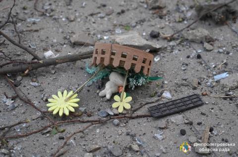 russian overnight attack on Dnipro kills 2, injures 27