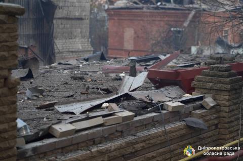 russian overnight attack on Dnipro kills 2, injures 27