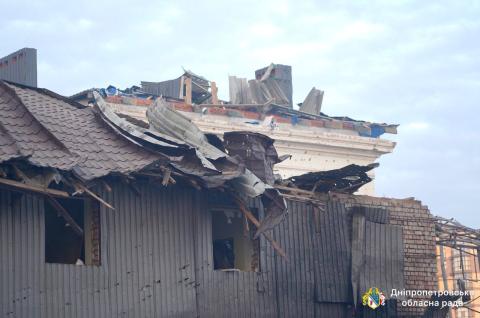 russian overnight attack on Dnipro kills 2, injures 27