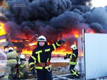 In Sumy rescuers extinguished a large-scale fire in a warehouse building caused by enemy shelling