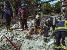 The consequences of two air strikes on Lysychansk, the bodies of four victims were found, the search continues